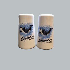 Vintage "Shamu" Sea World Collectible Salt & Pepper Shakers NEW